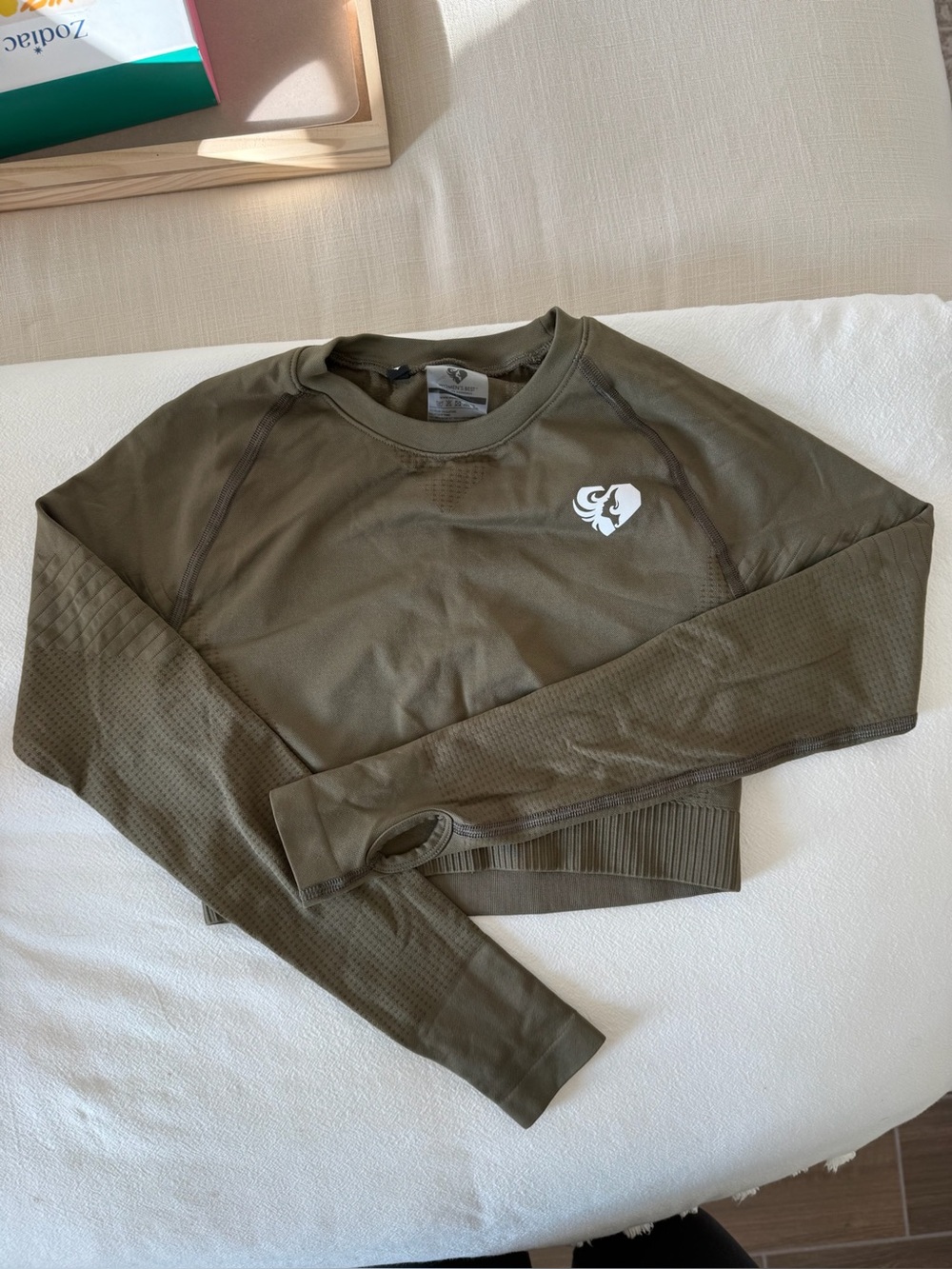 WOMEN’S BEST LONGSLEEVE